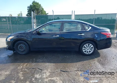 2013 Nissan Altima 2.5 из США, поврежденный, VIN 1N4AL3AP8DC915388